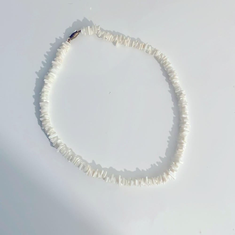 ⭐️SALE⭐️ puka shell necklace.
